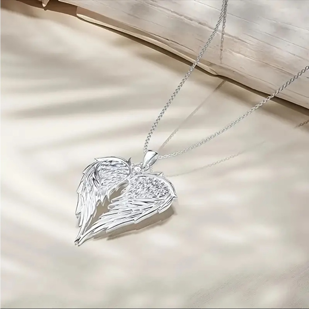 Angel Wings Necklace - Picture 4 of 6